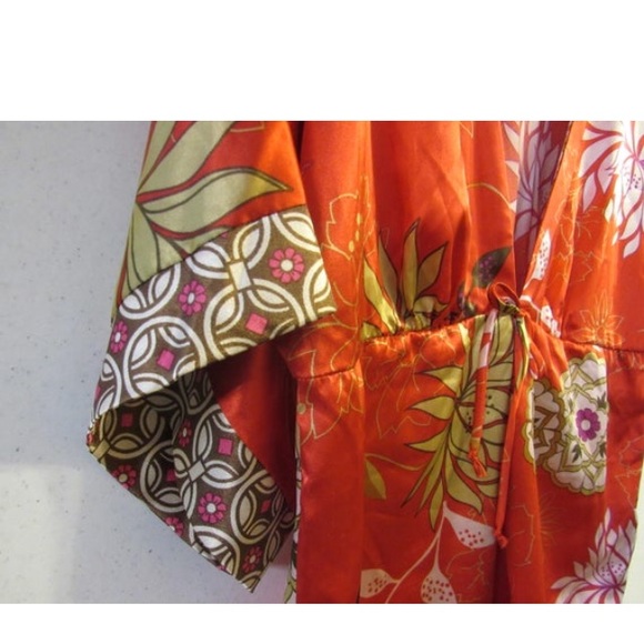 Red Asian Silky Blouse Kimono Floral Boho Hippy - Picture 3 of 5